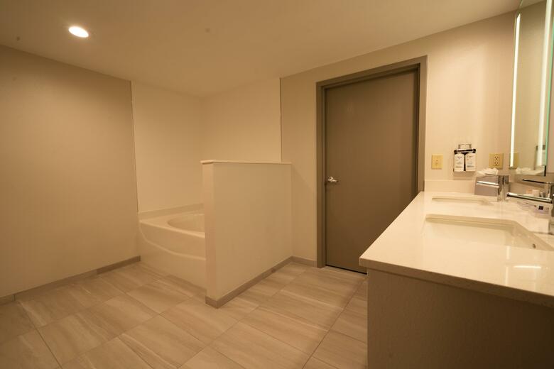 Holiday Inn Express Hotel & Suites Oldsmar