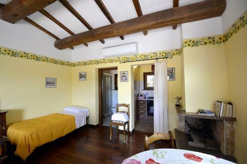 Osteria Di Ramazzano Villa Sleeps 3 Pool Air Con