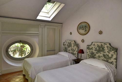 Blevio Villa Sleeps 26 With Pool Air Con And Wifi