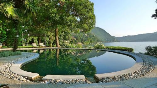 Blevio Villa Sleeps 26 With Pool Air Con And Wifi