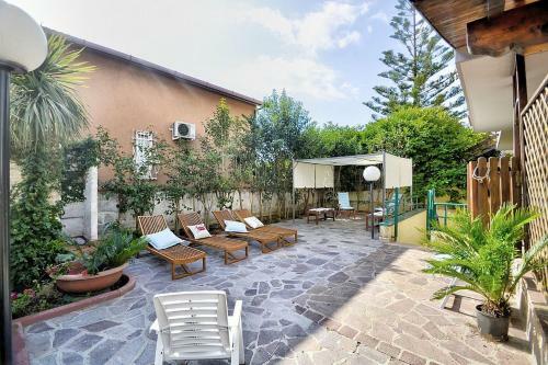 Olmo Panno 2 Holiday Home Sleeps 6 With Air Con
