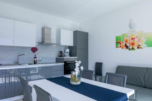 La Collinetta Apartments