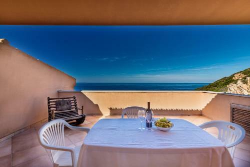 Villa Wonderful Seaview And Pool: Casa Rosa 3