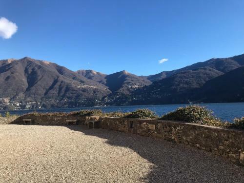 Carate 16 Apartment With Balcony & Lake View