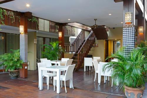 Hotel Devata Suites And Residence