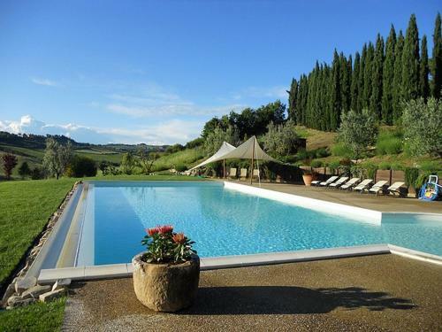 Ellerone Villa Sleeps 16 Pool Air Con Wifi