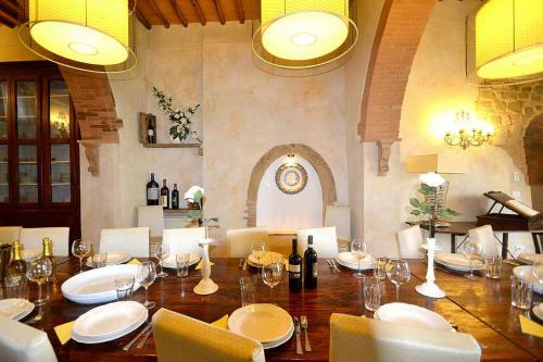 Ellerone Villa Sleeps 16 Pool Air Con Wifi