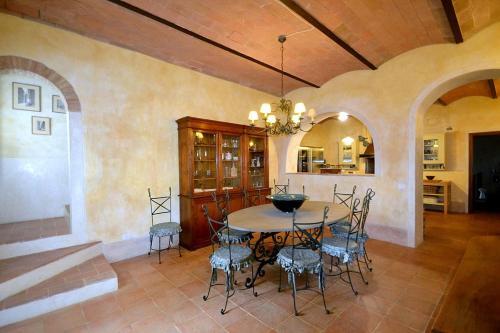 Ellerone Villa Sleeps 16 Pool Air Con Wifi