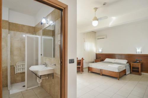 Hotel Dei Bizantini & Villaggio Campo Dei Messapi