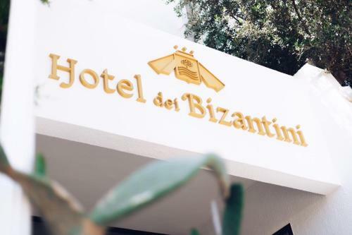 Hotel Dei Bizantini & Villaggio Campo Dei Messapi