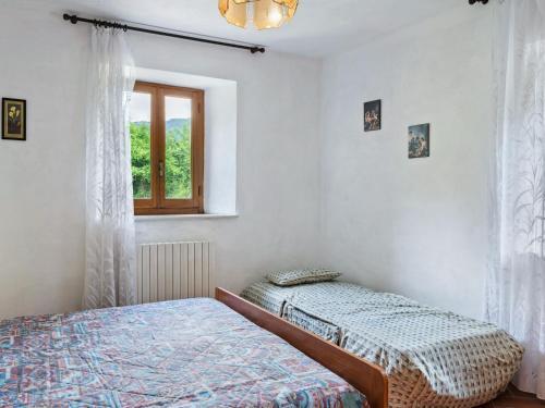 Peaceful Apartment In Fosciandora With Pool