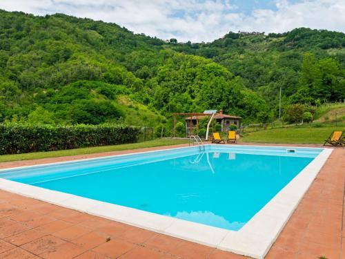 Peaceful Apartment In Fosciandora With Pool