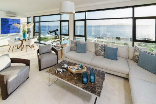 Plemmirio Villa Sleeps 8 With Pool And Air Con