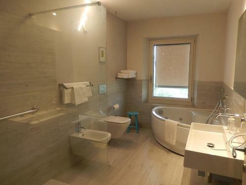 B&B Bionzo16