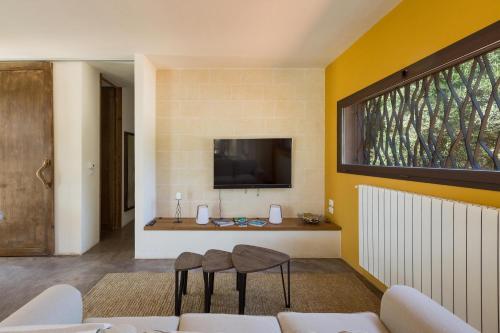 Serranova Villa Sleeps 10 With Pool Air Con And Wifi