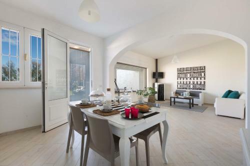 Posticeddu Villa Sleeps 8 With Pool Air Con And Wifi