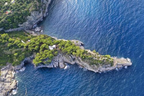 Sant'anna Villa Sleeps 24 With Pool And Air Con