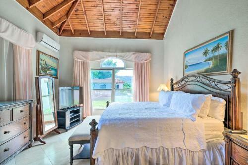 Beachfront Discovery Bay House With Home Gym And Pool!