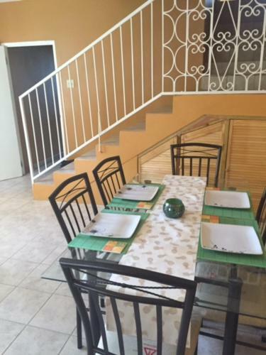 Mobay Surprise Villa_2 Bd Rm