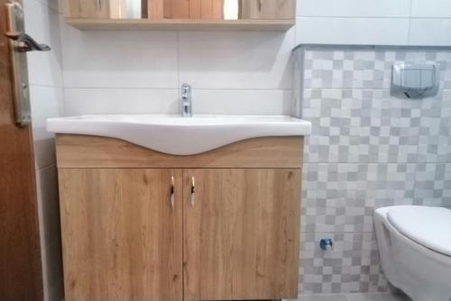 Amazing One Bedroom Apartment In Amman Elwebdah 1