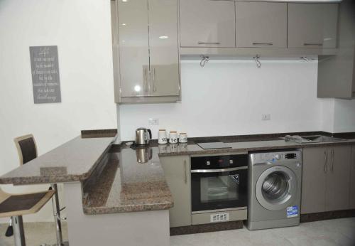 Amazing One Bedroom Apartment In Amman Elwebdah 4