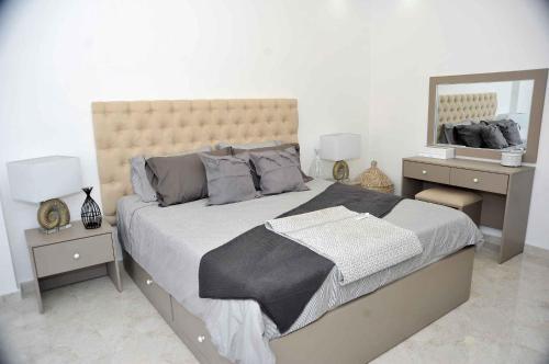 Amazing One Bedroom Apartment In Amman Elwebdah 4