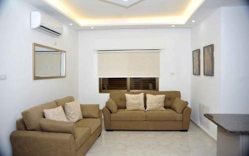 Amazing One Bedroom Apartment In Amman Elwebdah 4