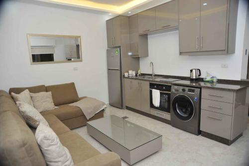 Amazing One Bedroom Apartment In Amman Elwebdah 10