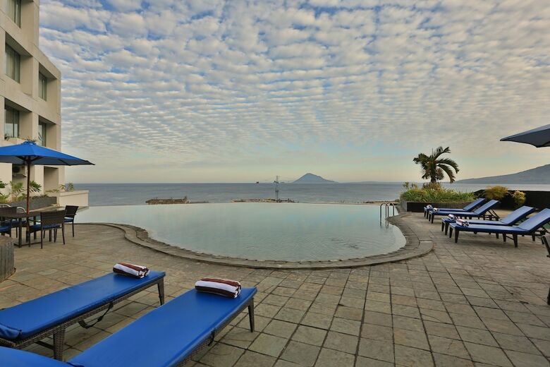 Hotel Aryaduta Manado