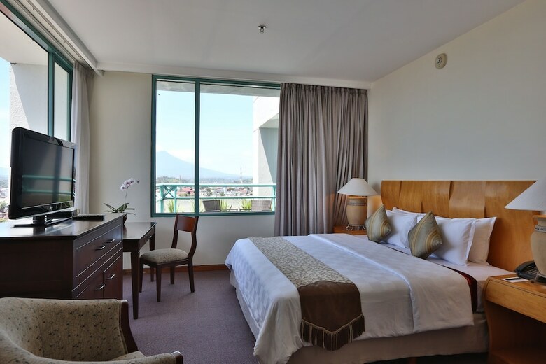 Hotel Aryaduta Manado