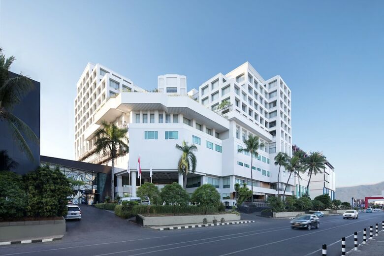 Hotel Aryaduta Manado