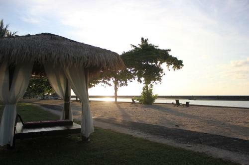 Hotel Manado Tateli Beach Resort
