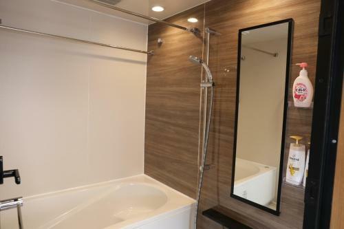 Hotel Izu 4 Sea Ocean Reinforced Con Double Bed + Single Bed Shared Bathroom