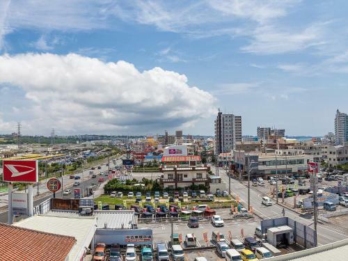 Apartamento Kariyushi Condominium Resort Chatan Route58