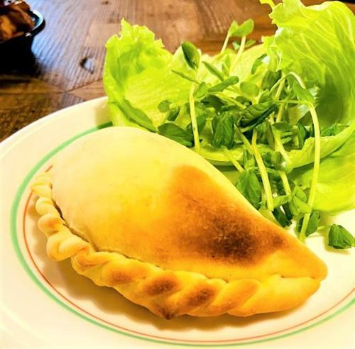 Hostal Okiya Guest House & Tapas Bar