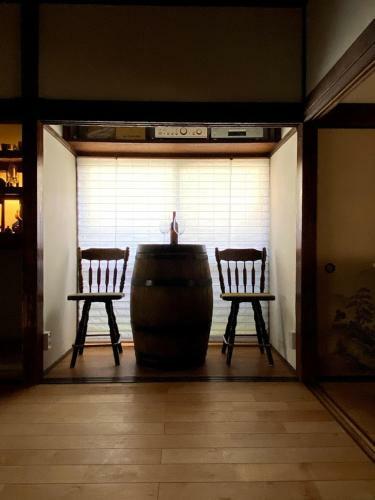 Hostal Okiya Guest House & Tapas Bar
