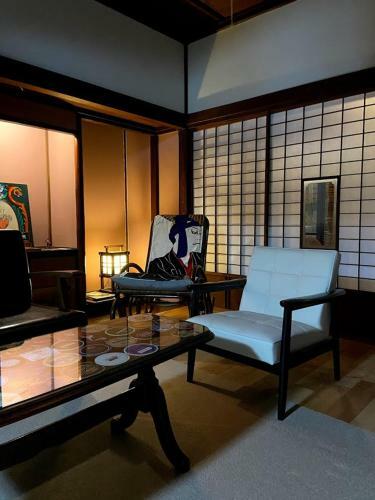 Hostal Okiya Guest House & Tapas Bar