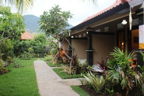 Hostal Sudi Guest House