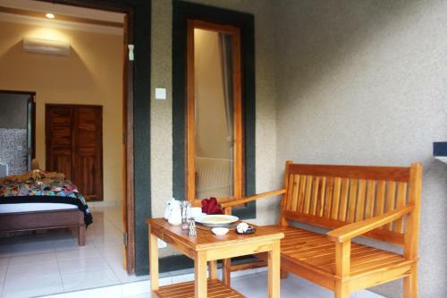 Hostal Sudi Guest House