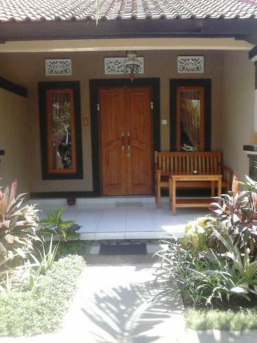 Hostal Sudi Guest House