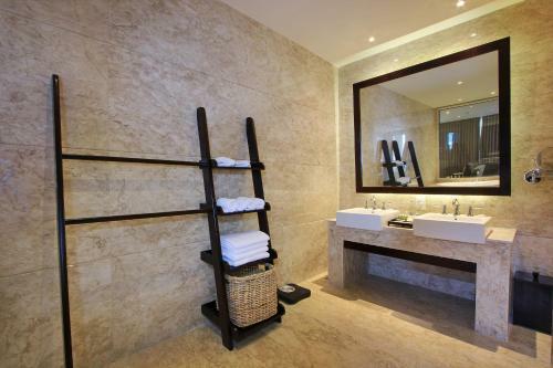Hotel The Sawangan Suites & Villas