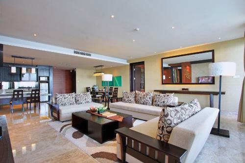 Hotel The Sawangan Suites & Villas