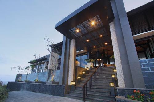 Hotel The Sawangan Suites & Villas