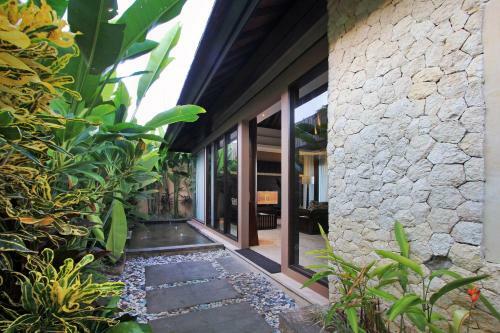 Hotel The Sawangan Suites & Villas