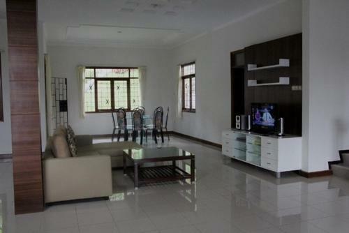 Dago Pakar Villa P4-16
