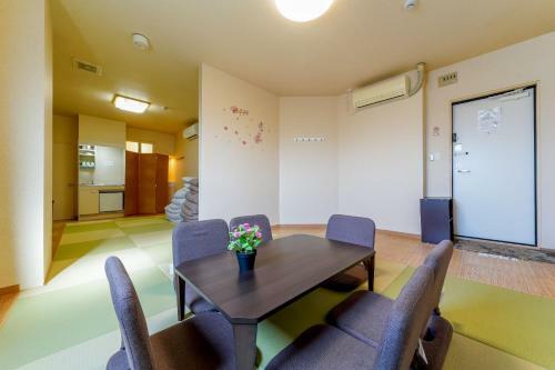 Bed & Breakfast Red House Osaka