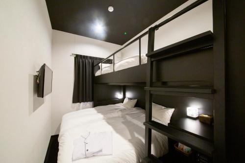 Hotel Trad Replay
