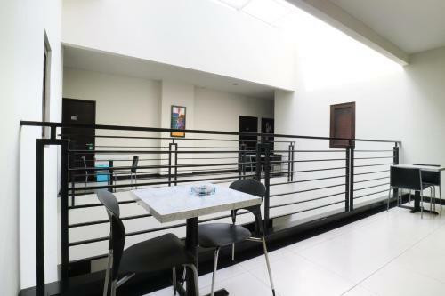 Hotel Sky City Home Guest House