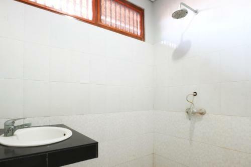 Hostal Taman Mekar Beach Inn