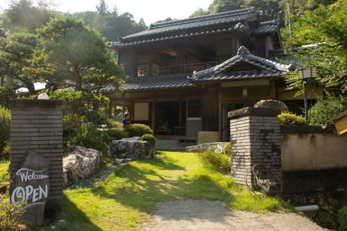 1st Floor 6 Tatami Floor � 2 + Wide Edge